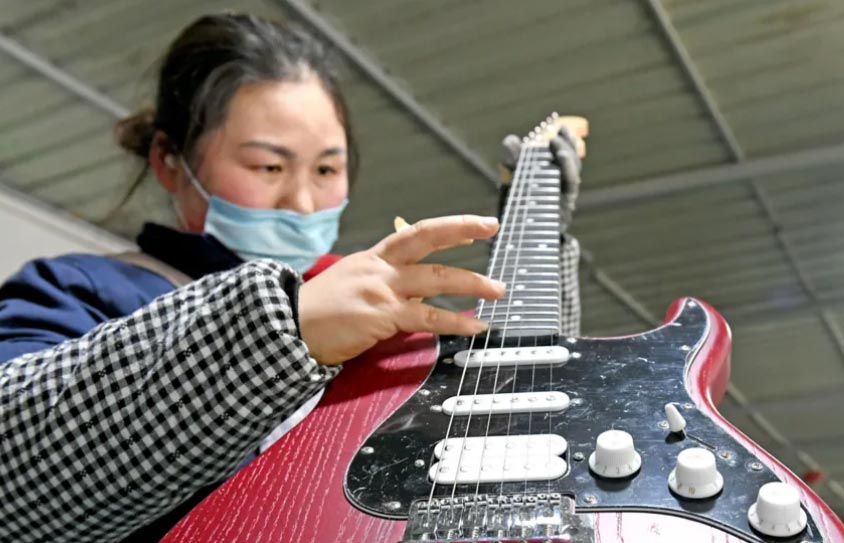 China's Exports Defy U.S. Tariffs as Economy Meets Growth Target