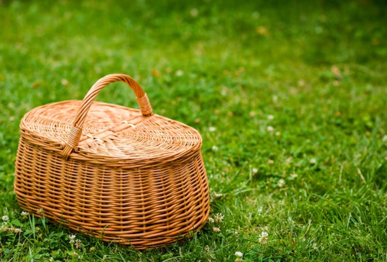 How Can I Find Reliable Wholesale Suppliers for Imported Baskets?